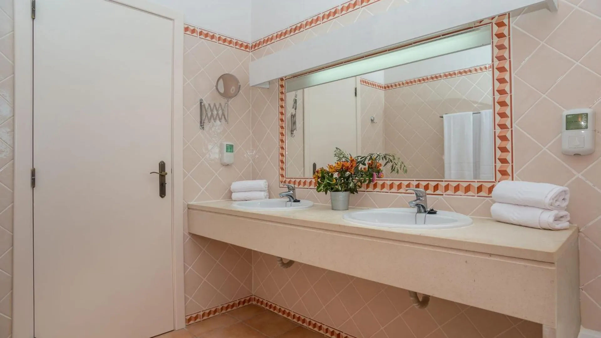 Schoenes Haus In Carvoeiro Mit Privatem Parkplatz Sesmarias Holiday home